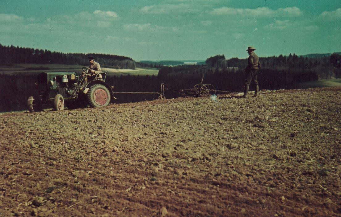 Einer der ersten Traktoren in Mohrenstetten